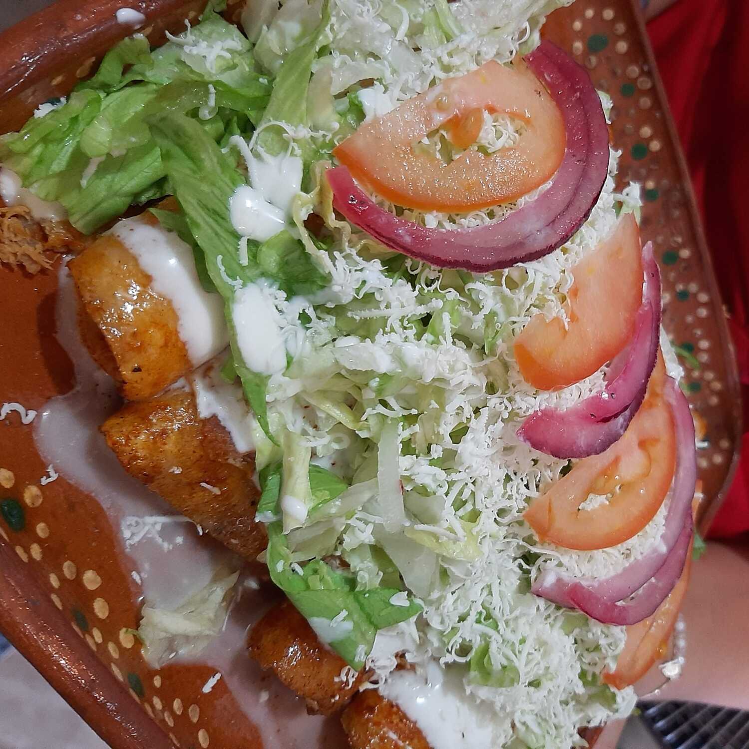 Enchiladas Rojas 4pzs + Un Complemento