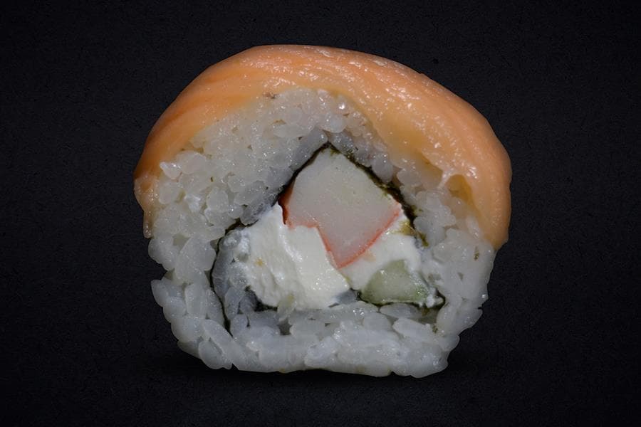 SALMON ROLL