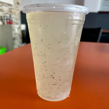 Agua de Limón con Chía