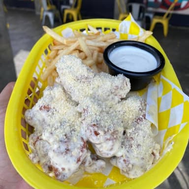 Boneless 250 gr + papas