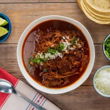 Medio Litro de Birria de Res