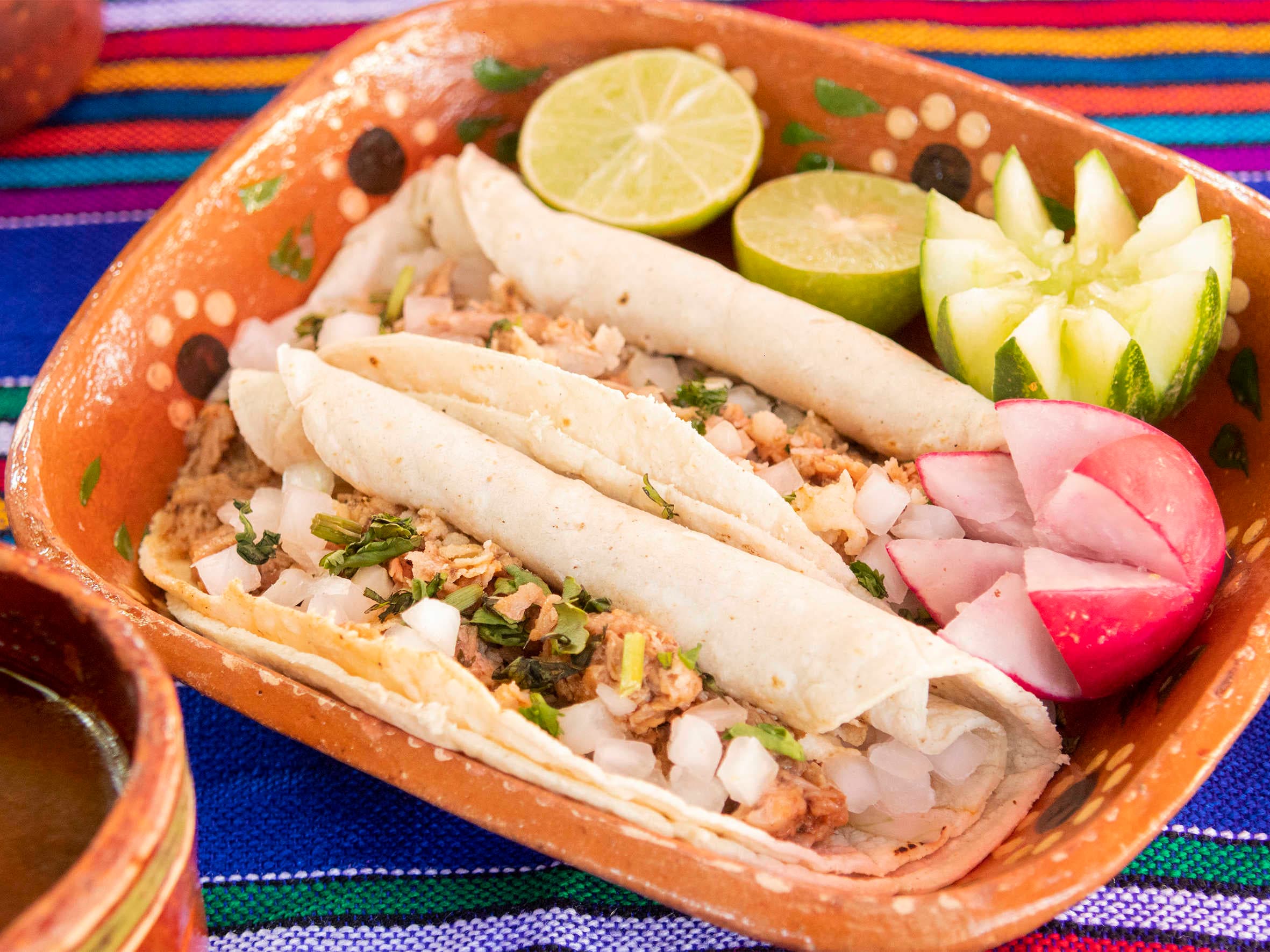 Taco Blando de Barbacoa