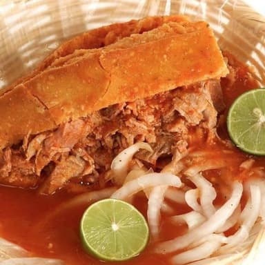 Torta Ahogada en Salsa Roja