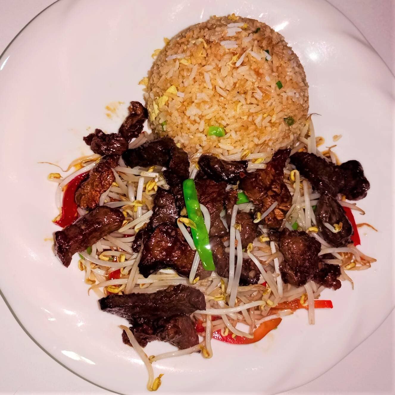 Carne con Frijolito Chino más Chaufa