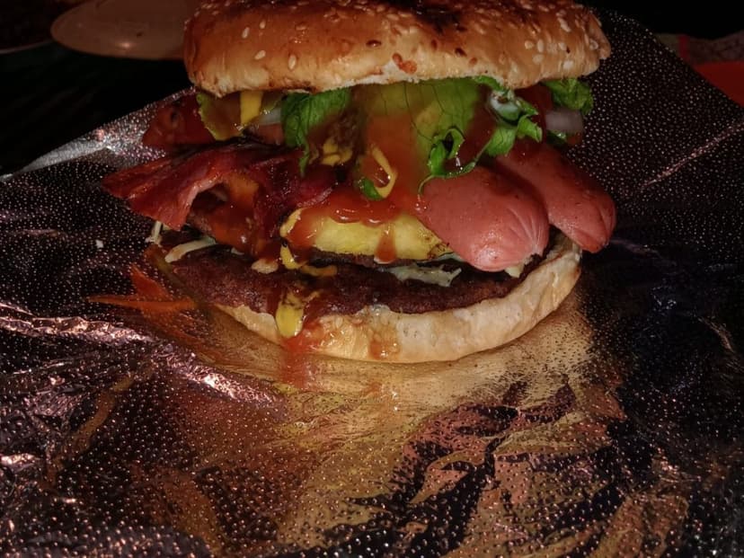 Jo-Ya Hamburguesas al carbon y algo mas