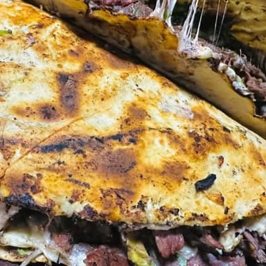 Tlayuda de Chorizo