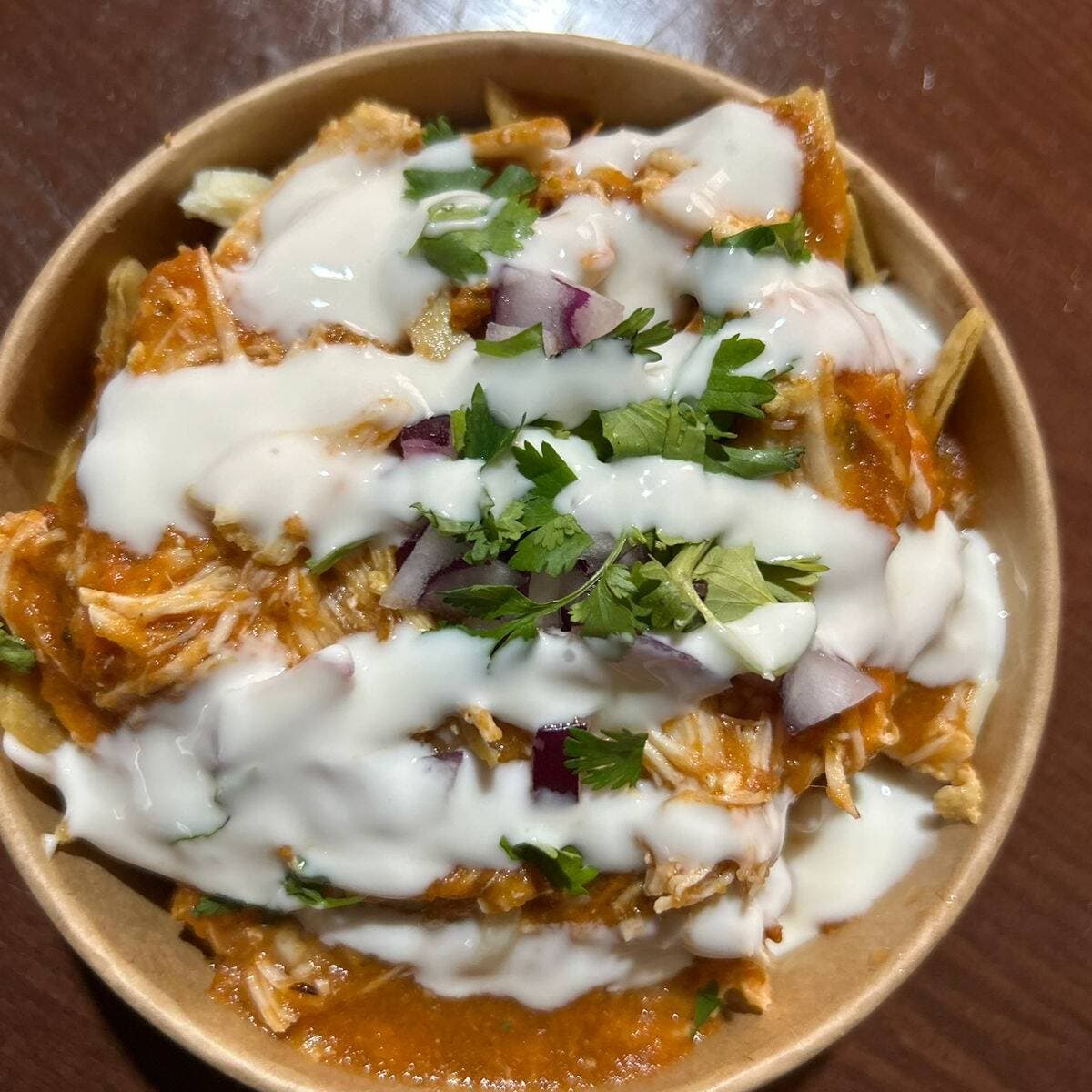 Chilaquiles con Chicharrón Salsa Roja