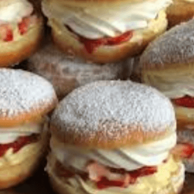 1 Dona Francesa ( Fresa y Sirope de Fresa )