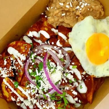 Chilaquiles Enmolados