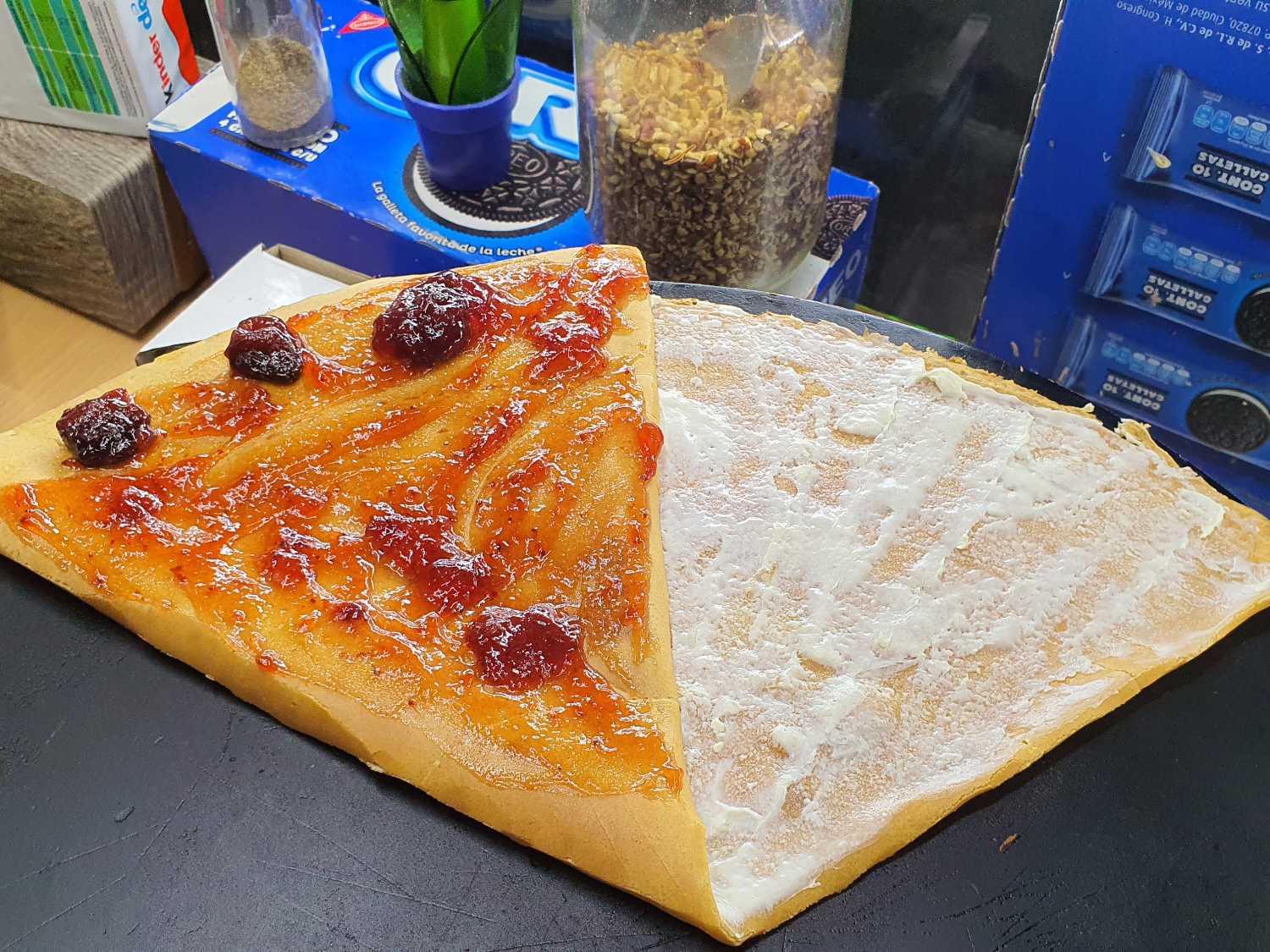 Crepa de Philadelphia y Mermelada de Fresa