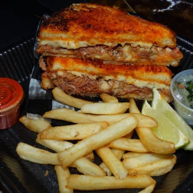 Sándwich Birria