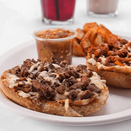 Molletes de Carne Asada