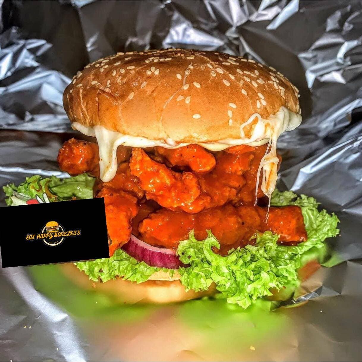 HAMBURGESA DE BONELESS BUFALO