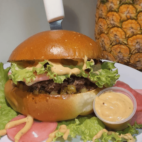 Hamburguesa  de Res Saraviado