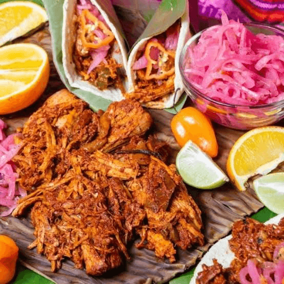 MEDIO KILO DE COCHINITA PIBIL