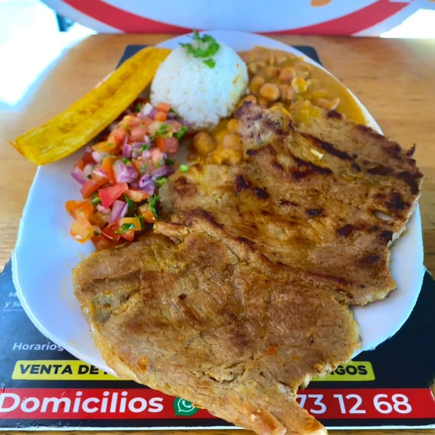 Almuerzo con Pechuga
