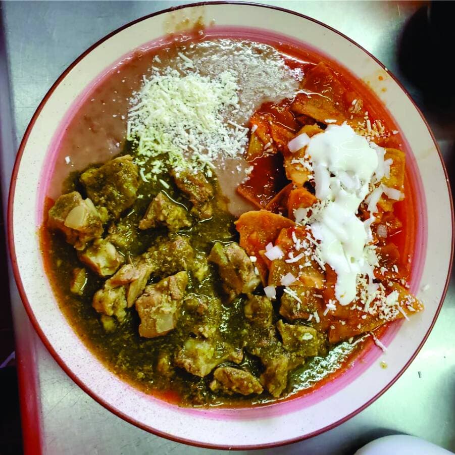 Chilaquiles con Guiso