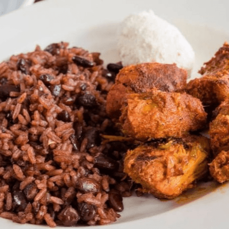 Pinto con Chicharron y Platano Maduro
