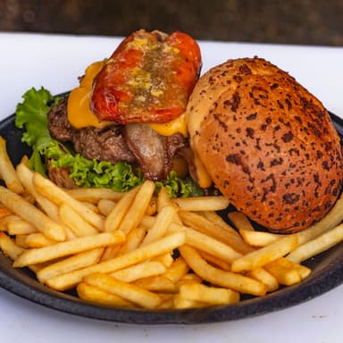 Combo Hamburguesa Argentina + Papas a la Francesa