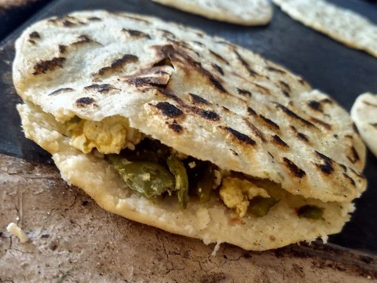 Gordita de Nopalitos con Huevo