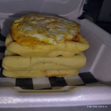 Waffles con Huevo