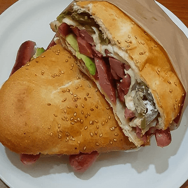 Torta Grande De SaIchicha de Pavo.