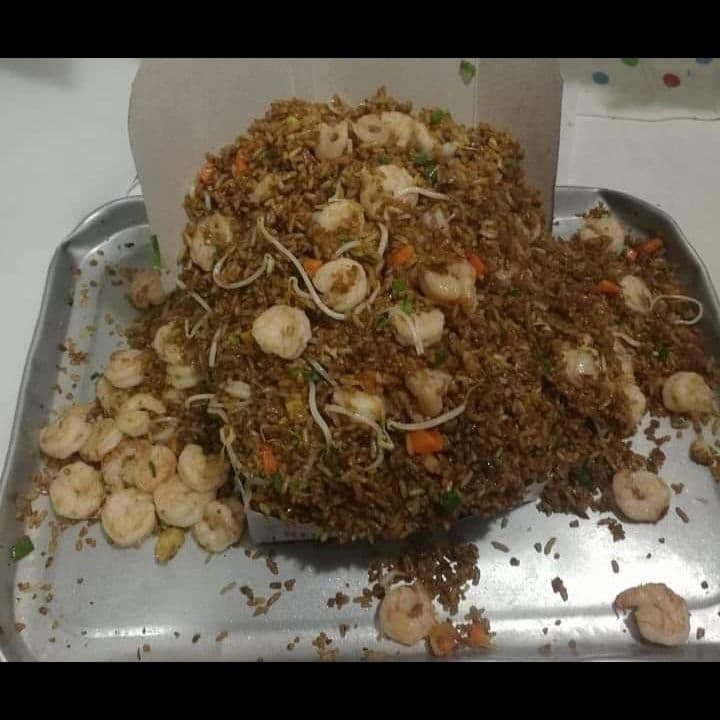 Arroz con camarón para tres personas