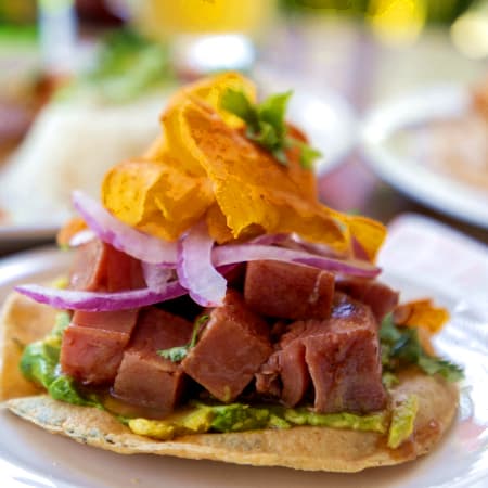 Tostada de Medallón de Atún