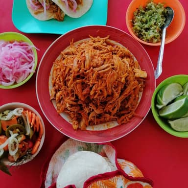 KILO de cochinita pibil (especialidad de la casa)