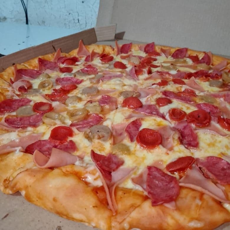 Pizza Personal Chorizo y Butifarra
