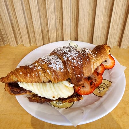 Croissant con Nutella y Platano
