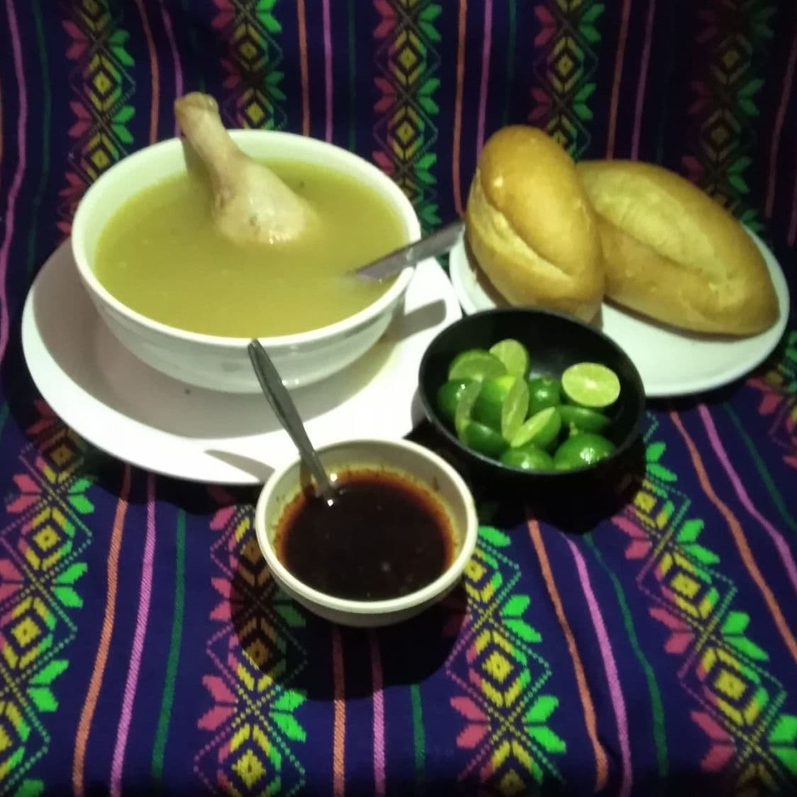 Desayuno de Caldo con Pierna