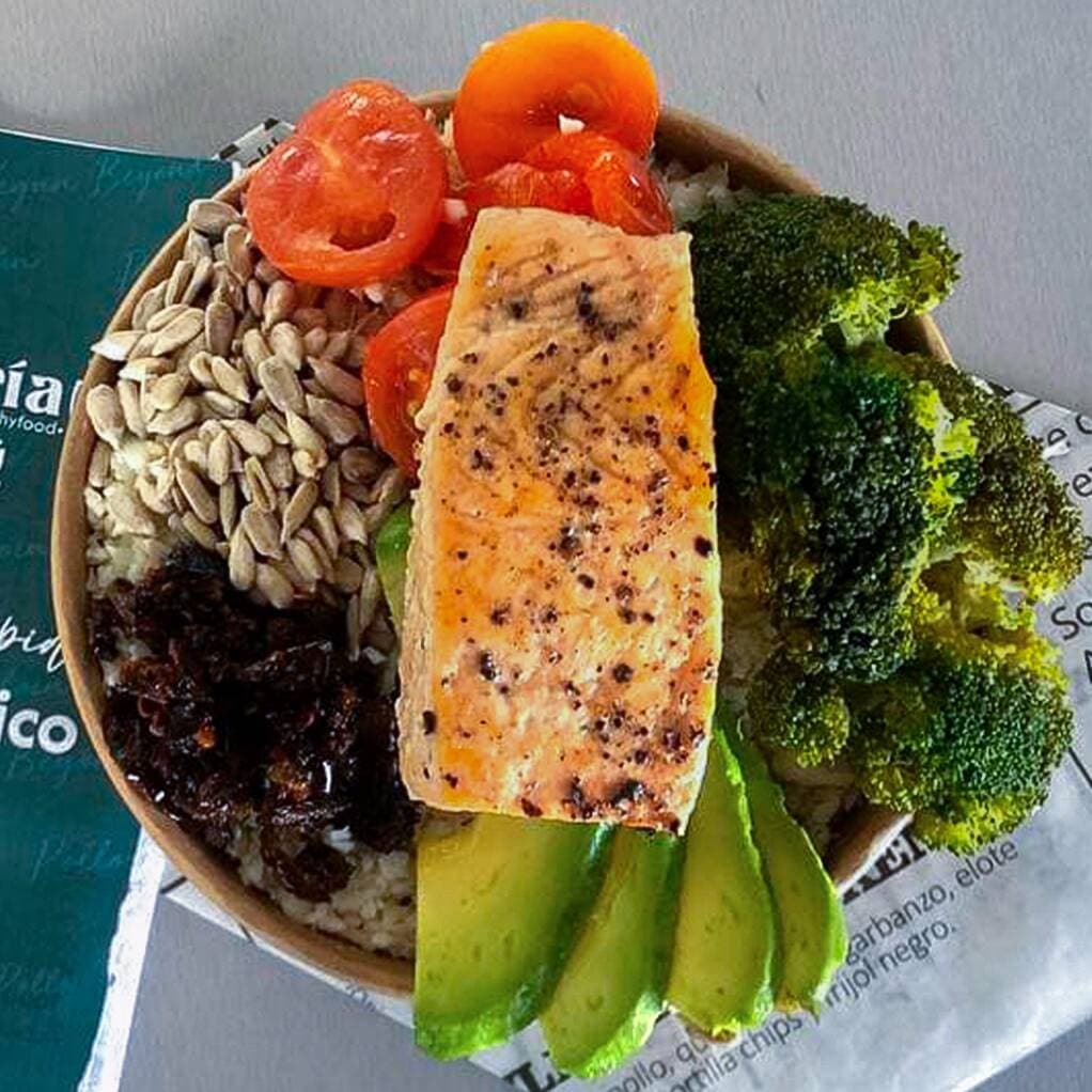 Arma tu Bowl de Salmón