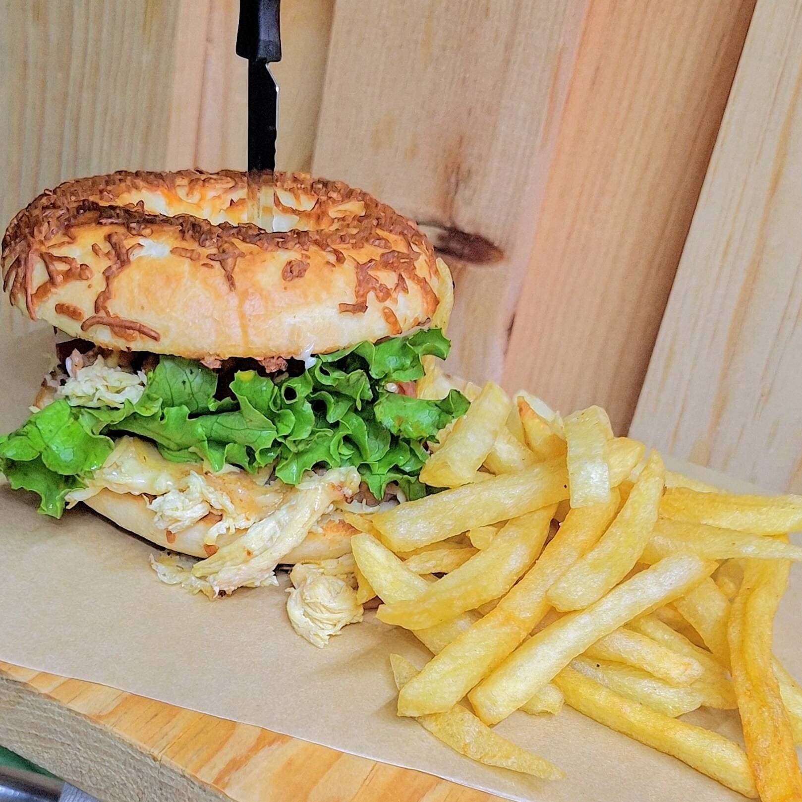 Bagel Pollo y Tocino