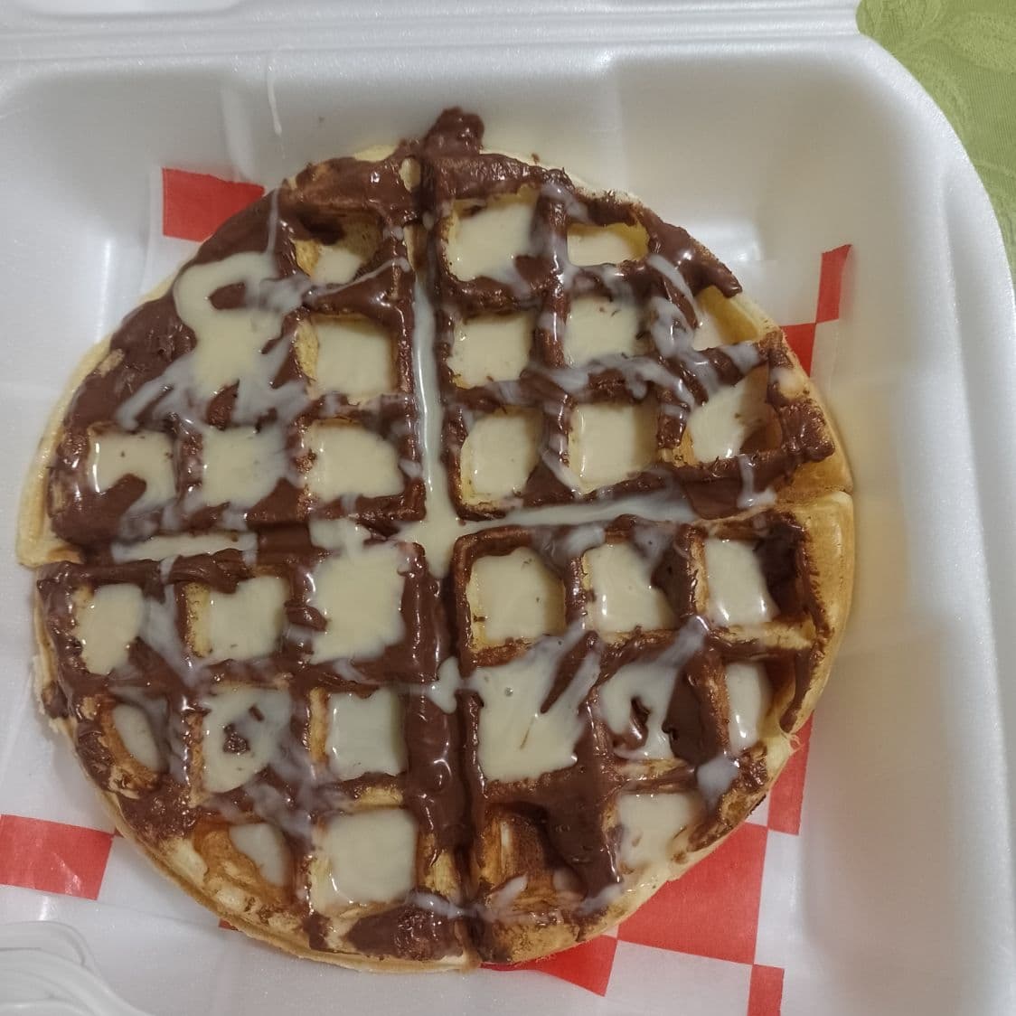 Waffle Nutella y Lechera