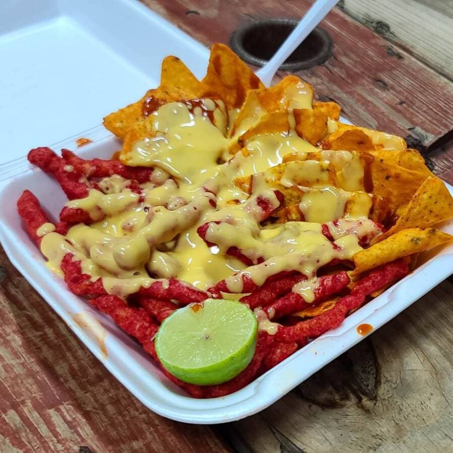 CHETOS Y DORITOS CON QUESO