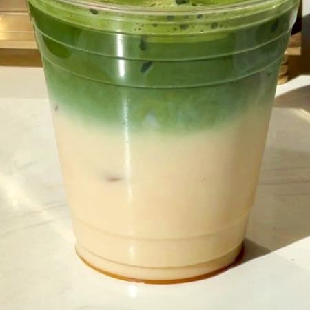 Matcha Latte en las rocas 16 oz