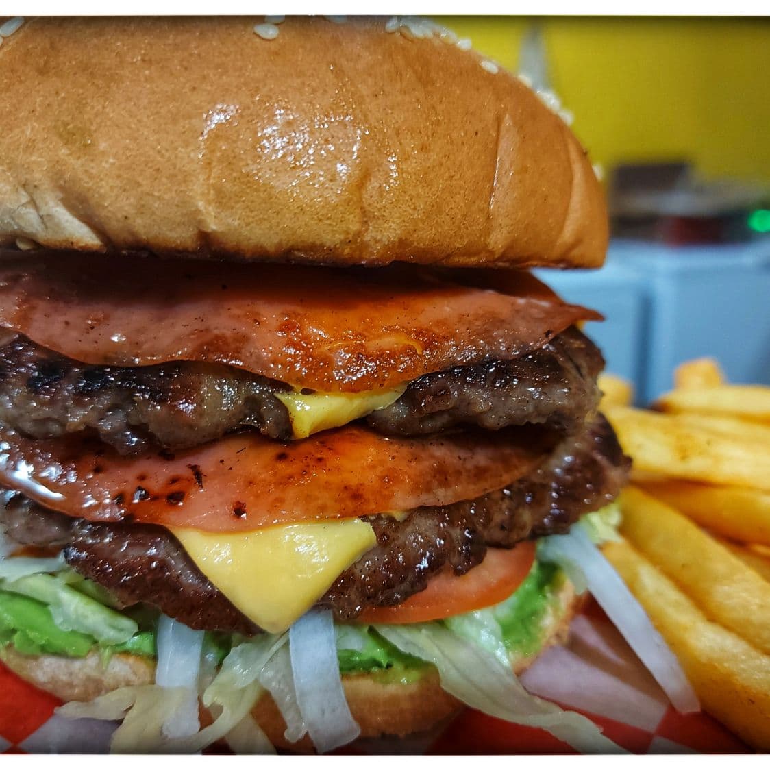 Burger Doble de Todo con Papas