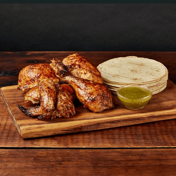 Promo Lunes | Pollo y Medio + Complementos Básicos