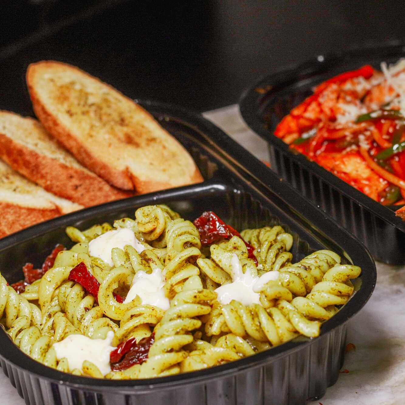 Pasta Pesto + Bebida