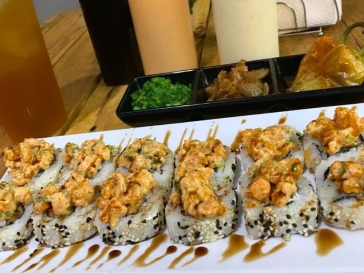 Rooster Roll Sushi