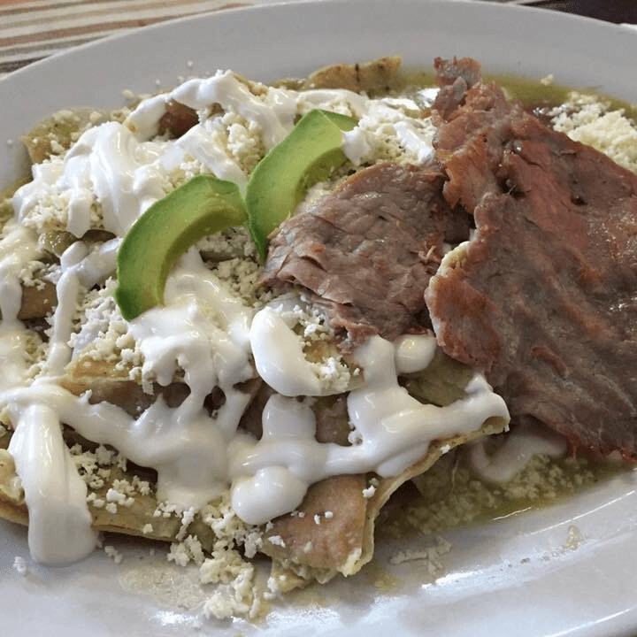 Chilaquiles Verdes con Cecina