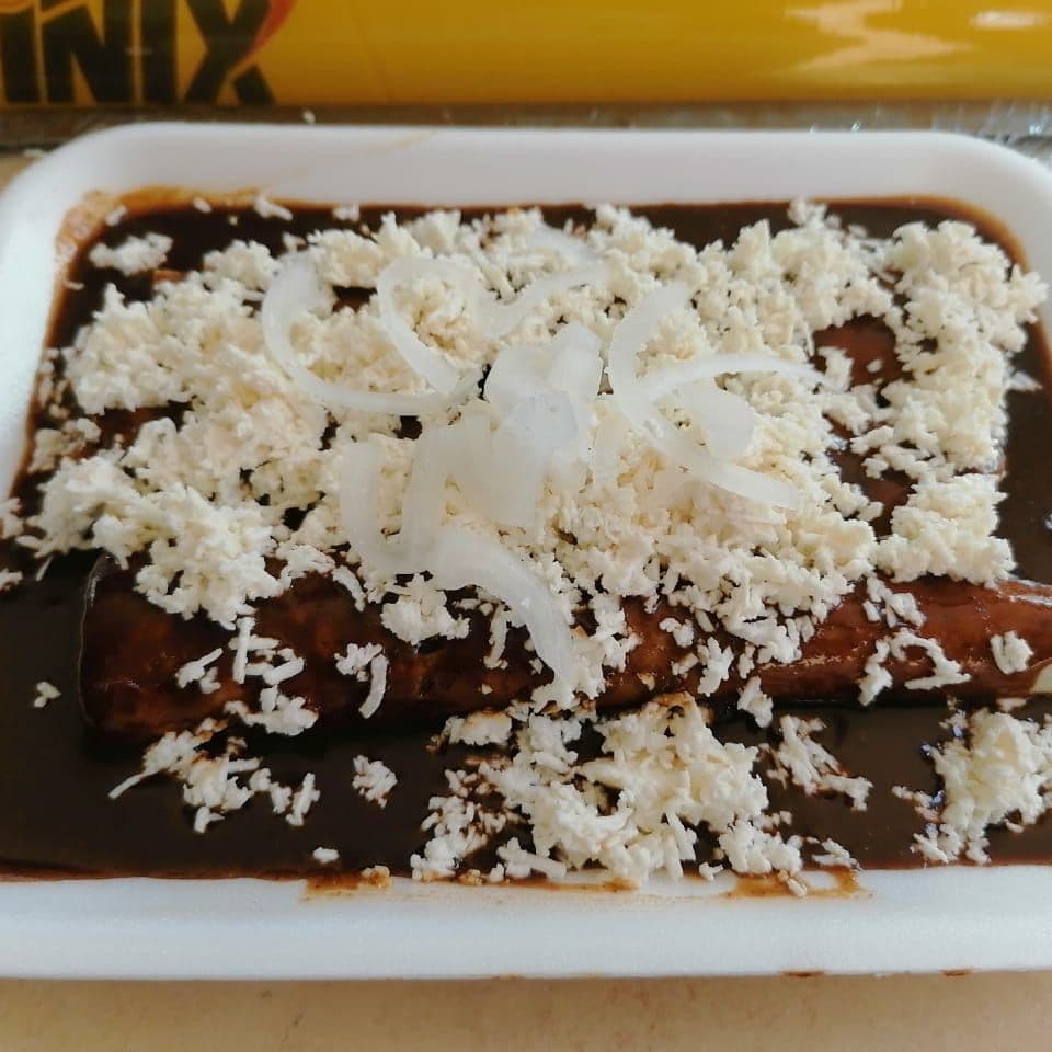 Platanos fritos con crema y queso
