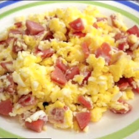 Huevos con Salchicha