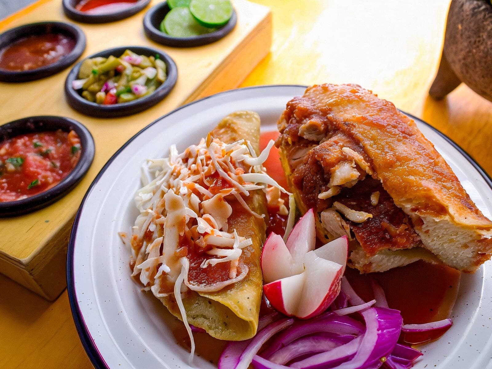 Tortas Ahogadas Julio's