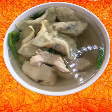 Sopa Sui Kao y Tallarín