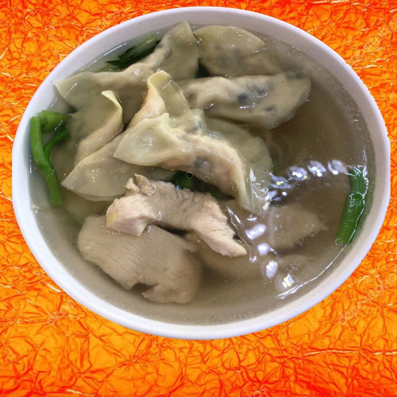Sopa Sui Kao y Tallarín
