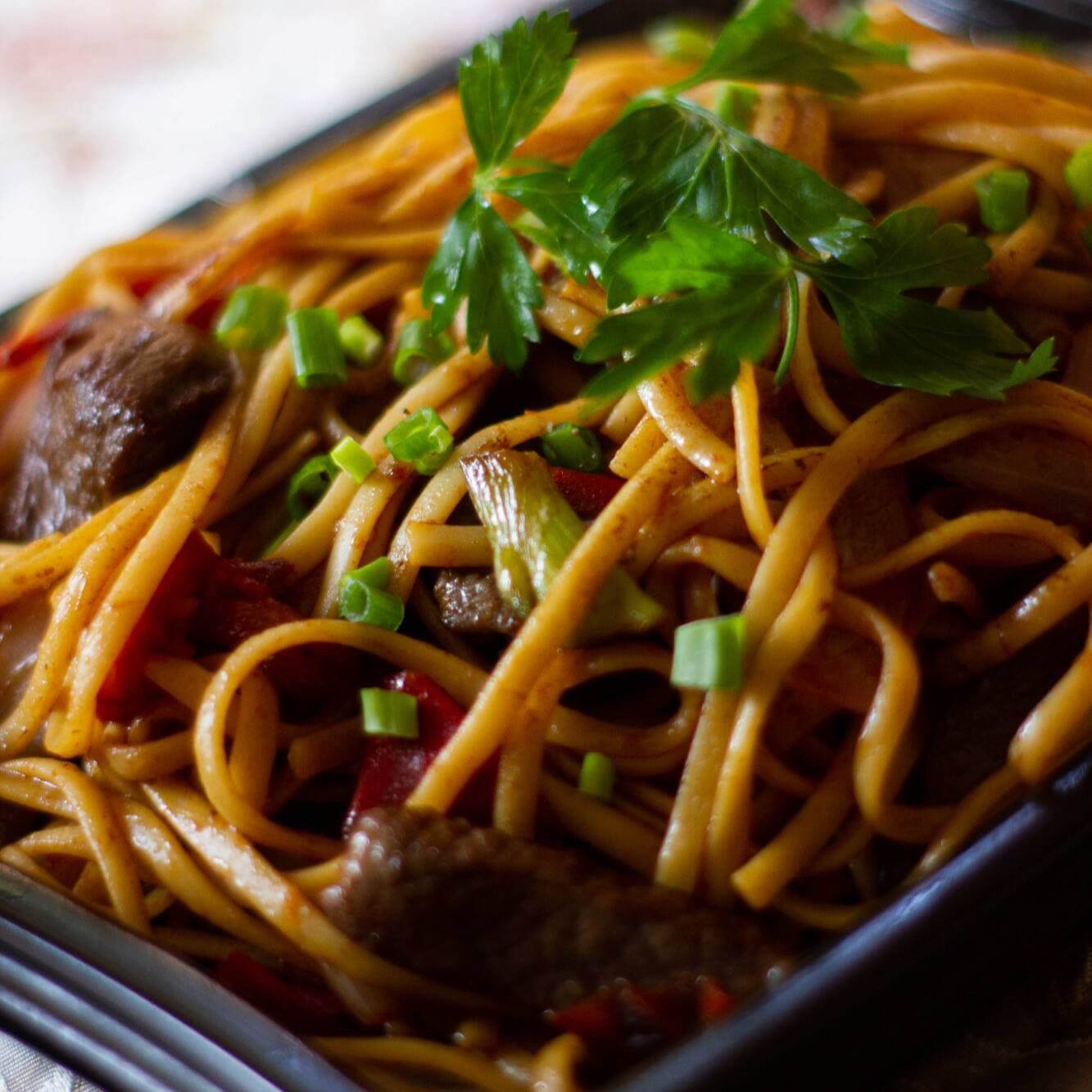 Tallarín Saltado  de Carne