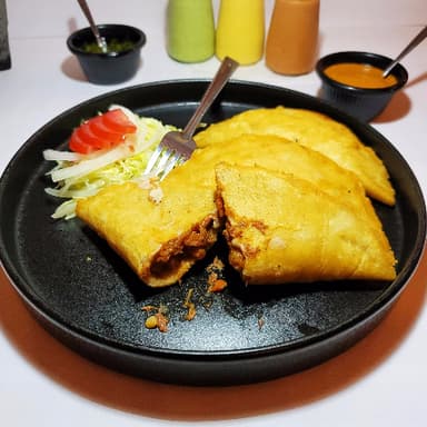 Empanadas  mariscos (3 Pzas 270gr)