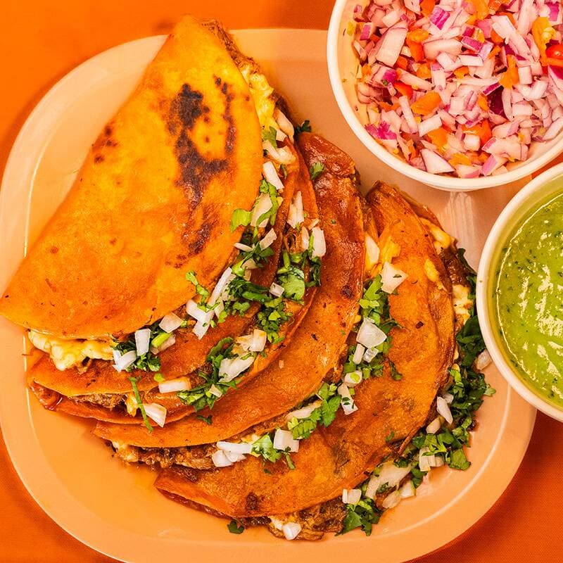 Orden de 4 Quesabirrias De Res (Tortilla De Harina